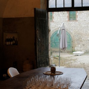 Photo 3 - Domaine Provençal Eco et Bio - La salle de l’ancien moulin à huile
