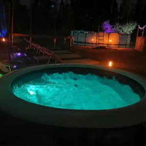 Photo 6 - Outdoor leisure area 350m2 + accommodation for 6 people (+4 with luxury tent) - Jacuzzi de nuit