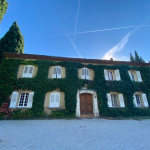 Photo 5 - 19th century bastide with 200m2 terrace, Aix basin, century-old Tuscan cypresses and vineyard - Façade