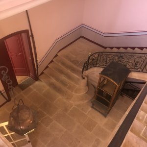 Photo 6 - Appartement avec jardin dans le quartier Mazarin à Aix-en-Provence - Escalier monumental de l’hôtel particulier, chaise à porteur