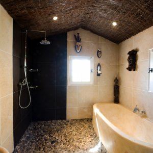 Photo 25 - Maison Familiale Provençale - Grande Piscine - Vue Mer - Salle de bain Afrique