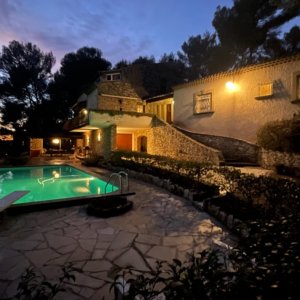 Photo 1 - Stone house in the pines - La maison avec la piscine