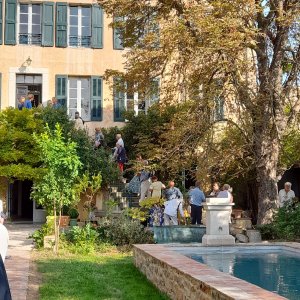 Photo 4 - Maison provençale de caractère  800 m² - Allée jardin