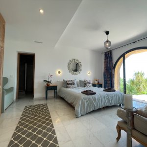Photo 28 - Villa de luxe avec vue panoramique sur la mer - Une des chambres du rez-de-chaussée