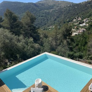 Photo 3 - Terrasse vue montagne avec piscine à débordement sans vis à vis - Piscine vue collines