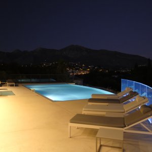 Photo 13 - Beautiful villa close to Monaco - La piscine au soir