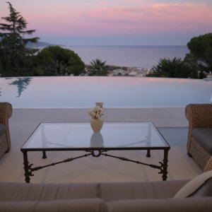 Photo 8 - Beautiful villa close to Monaco - La terrasse au soir