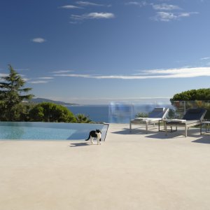 Photo 2 - Belle villa proche de Monaco - La piscine et la vue