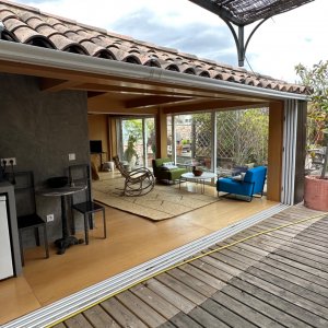 Photo 4 - Loft de 300 m² avec rooftop arboré de 200 m² avec jacuzzi  - Terrasse et salon couvert