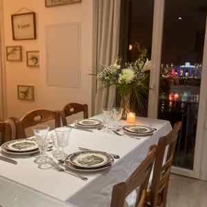 Photo 4 - Luxury Haussmanian apartment - L’espace cuisine avec sa vue sur le port. Au fond - la gâte SNCF 