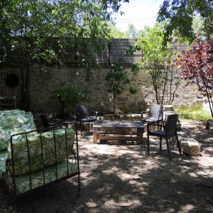 Photo 5 - Authentic farmhouse combining the old and the contemporary, bucolic garden - Espace détente sous les arbres 