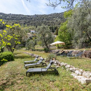 Photo 10 - 17th century sheepfold with swimming pool, near Nice. - espace détente (environ 12 transats)