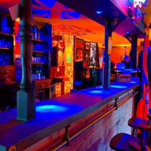 Photo 10 - Ferme rénovée de 300 m² avec bar Irlandais - Accueil bar avec tabourets