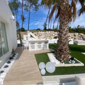 Photo 5 - Villa design avec vue panoramique  - Coin bar en Corian et ses palmiers 