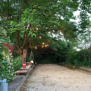 Photo 9 - Jardin avec piscine et cuisine extérieure  - Boulodrome