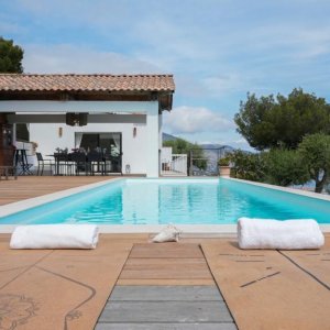 Photo 1 - Villa vue mer à 5 km de Monaco - La villa et la piscine