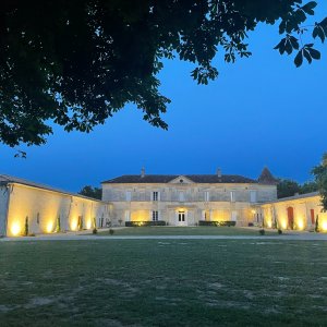 Photo 0 - Magnificent estate with large land - Le Château et sa cour intérieure de nuit