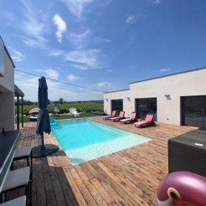 Photo 3 - Large 300 m² terrace with swimming pool and open view - La terrasse et la piscine