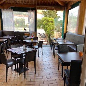 Photo 1 - Salle de restaurant équipée - La terrasse couverte