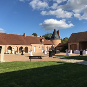 Photo 3 - Château à 15 km de Chambord  - Cour intérieure, se prêtant bien au cocktail des mariés