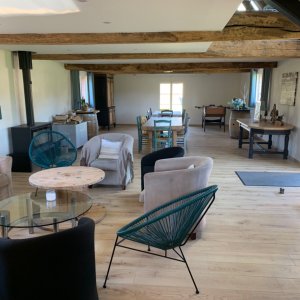 Photo 8 - Salle de 100 m² dans un corps de ferme ancien typiquement Normand - Ensemble de la pièce principale 