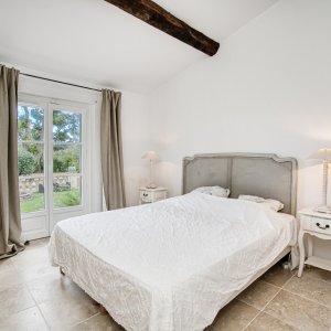 Photo 35 - Golfe de St Tropez Villa provençale  entre les vignobles des châteaux St Maur et  Châteaux  St Marc  - chambre rez de chaussée