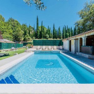 Photo 0 - Guest House with swimming pool and spacious garden for 30people - La piscine avec vue imprenable sur les montagnes