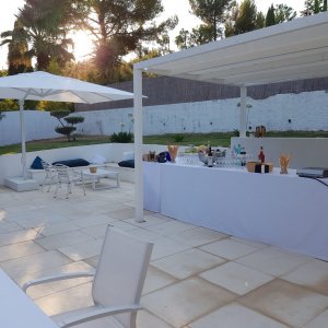 Photo 0 - Villa avec piscine et terrasse - Terrasse prête pour un cocktail
