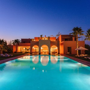 Photo 1 - Domaine de luxe 5* à Marrakech - Le domaine et la piscine éclairés