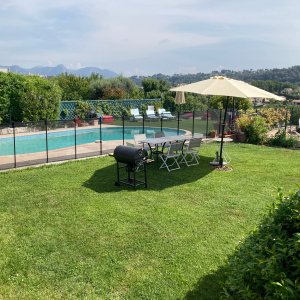 Photo 2 - Garden with swimming pool and view of St Paul and the hills of Vence - Grand espace vert