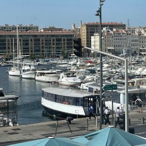 Photo 2 - Appartement 65 m² sur le vieux port à Marseille  - 