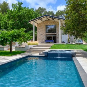 Photo 0 - Magnifique villa avec piscine, vue montagne - jardin, terrasses bois, piscine, jacuzzi à débordement 
