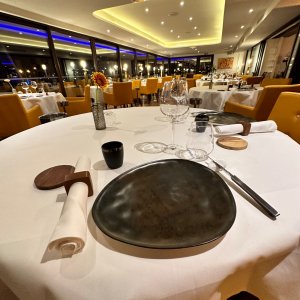 Photo 5 - Restaurant terrasse vue mer - Table dressée du restaurant 