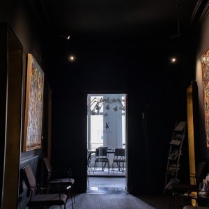 Photo 2 - Biarritz Gallery Offices - entrée par la Galerie d'art