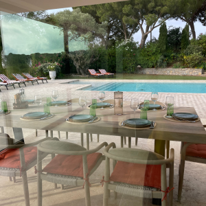 Photo 13 - Bastide avec piscine au coeur des vignes - Terrasse avec table repas