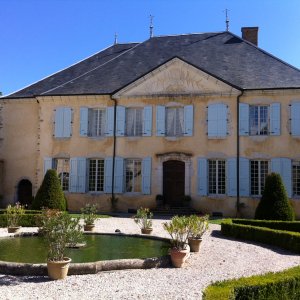 Photo 1 - 17th century castle with 1 ha of French gardens and swimming pool - Façade du château