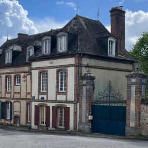 Photo 2 - Maison bourgeoise du XVllle siècle au cœur de la ville  - Façade sur rue