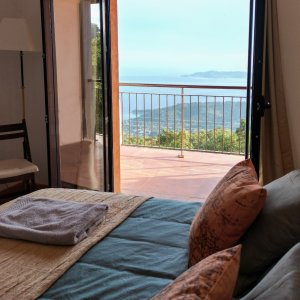 Photo 16 - Mas de 750 m² avec piscine chauffée, vue mer - Chambre double avec balcon et vue mer