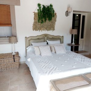 Photo 15 - Beautiful character villa with large garden, swimming pool and jacuzzi, not overlooked - 
