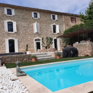 Photo 0 - Grand Mas Provencal - Vue maison avec piscine et terrasse
