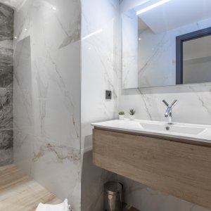 Photo 20 - Duplex  de 110 m², Cannes centre ville - Salle de bain 3