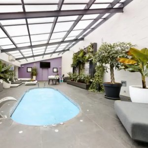 Photo 5 - Loft luxueux - piscine/spa, jardin, salle de cinéma et divertissements haut de gamme - Patio intérieur avec piscine