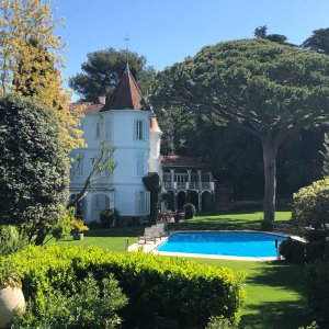 Photo 5 - Château avec vue magnifique, à 10 minutes de Cannes - Vue latérale du Château et de la piscine