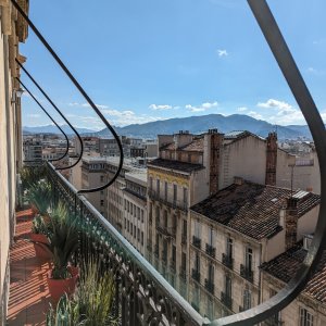 Photo 11 - Architect's loft in Marseille's Carré d'Or - balcon