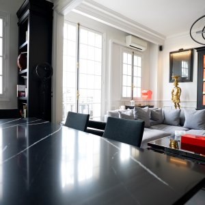 Photo 4 - Le chef vous accueille dans son appartement parisien pour vos rendez-vous professionnels ou privés  - Une salle à manger ...pour des dîners plus formels