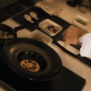 Photo 10 - The chef welcomes you to his Parisian apartment for your professional or private meetings - Crème de carottes aux épices, petits pois, Pata Negra & morilles