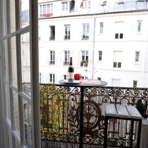 Photo 7 - Le chef vous accueille dans son appartement parisien pour vos rendez-vous professionnels ou privés  - Un balcon parisien pour une pause à deux