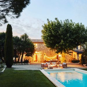 Photo 3 - Mas provençale avec piscine chauffée - La mas et la piscine éclairés