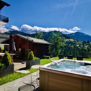 Photo 0 - Fully equipped Savoyard chalet in the heart of the village - Jardin extérieur avec jacuzzi,