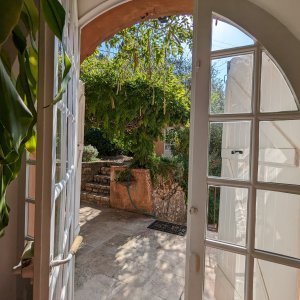 Photo 20 - Domaine provençal avec piscine et grand terrain - Salon étage accès exérieur